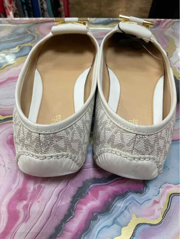 Michael Kors Shoe Size 9.5 Beige flat shoe
