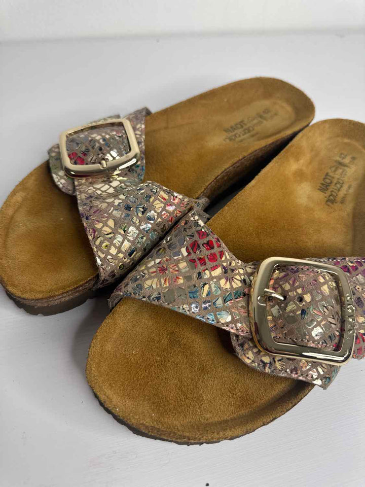 Naot Shoe Size 11 Camel flat sandal