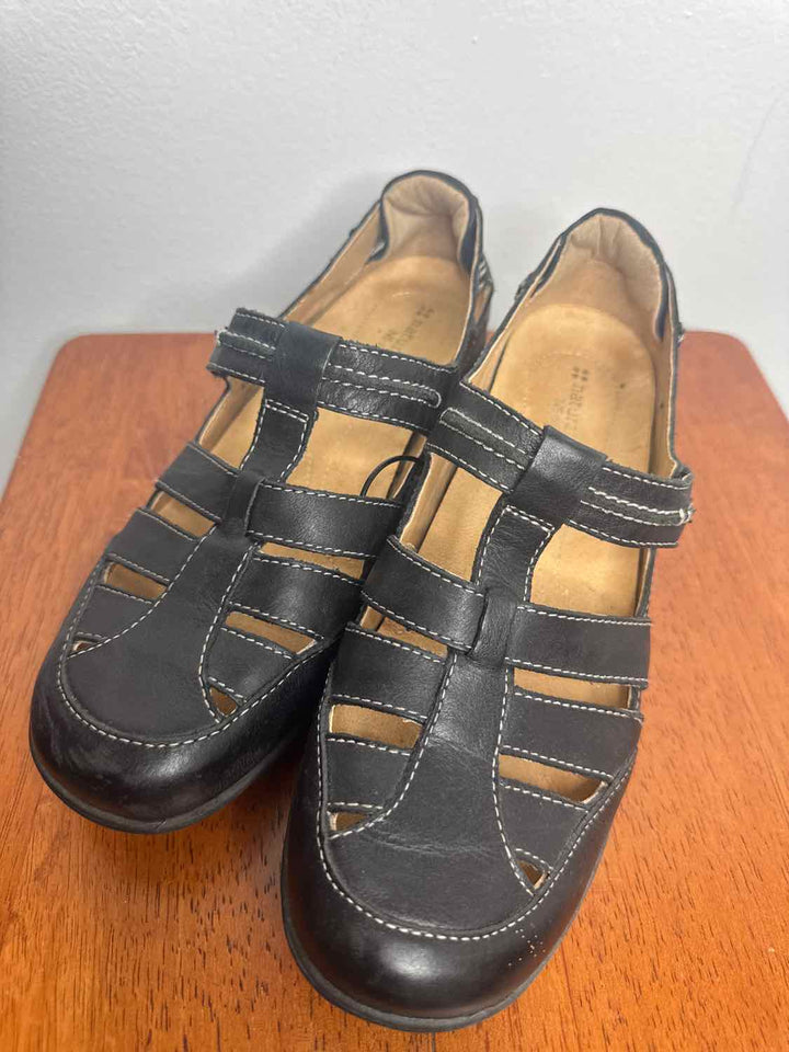 Naturalizer Shoe Size 8.5 Black flat shoe