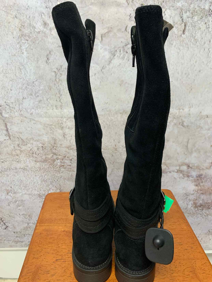 Clarks Black W Shoe Size 6 boots flat heel