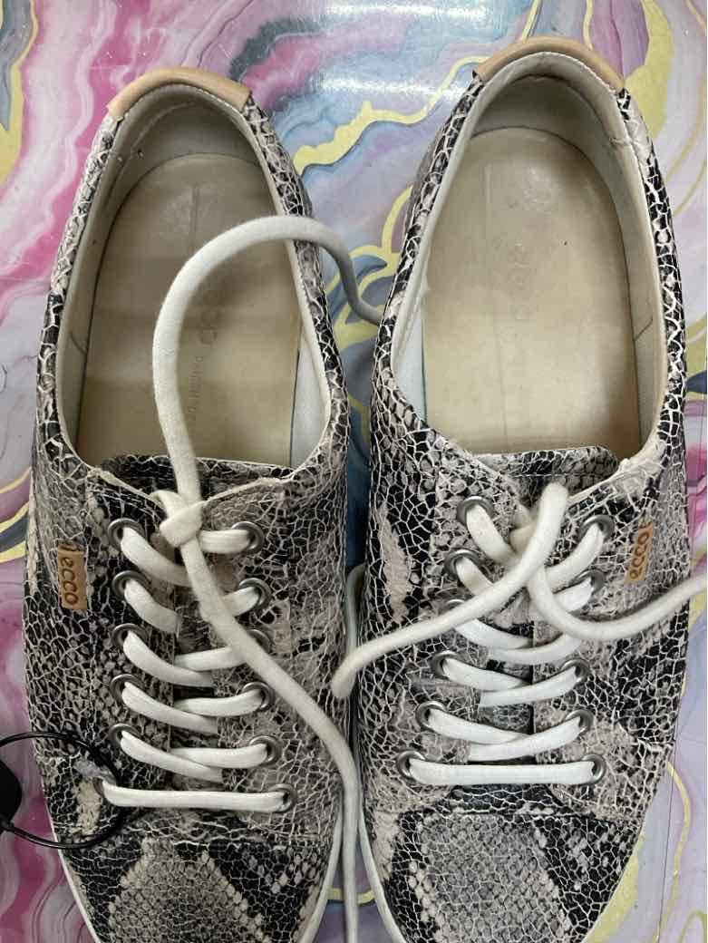 ecco Shoe Size 9.5 Grey flat shoe