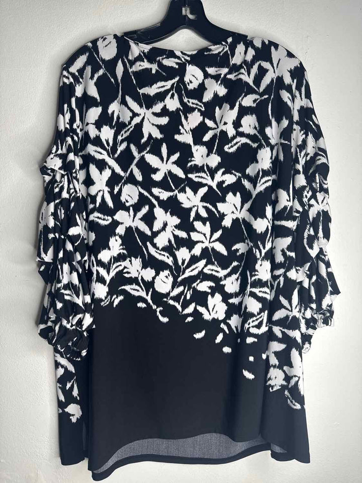 Slim Factor Size L Scoop Neck Blk & White long sleeve top