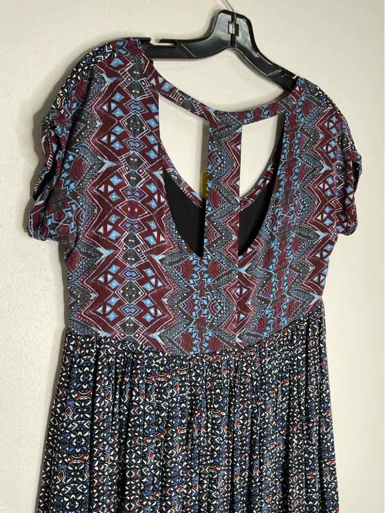 Free People Size XS Navy Burgundy short sleeve