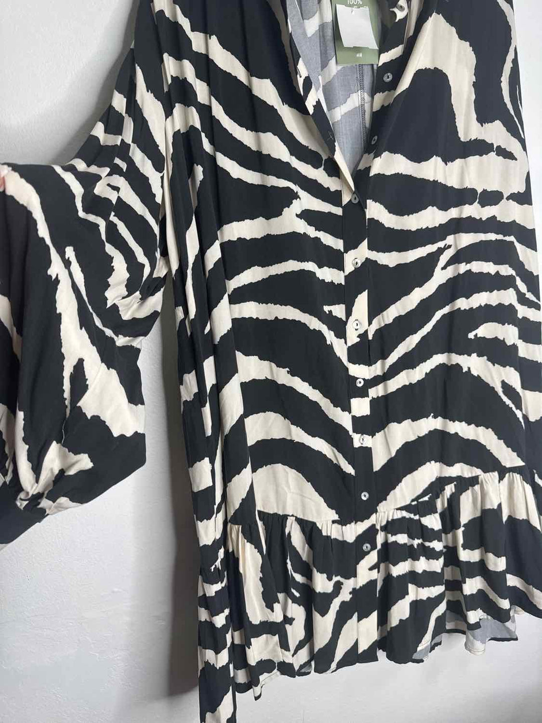 H&M Size L Black NWT White long sleeve dress