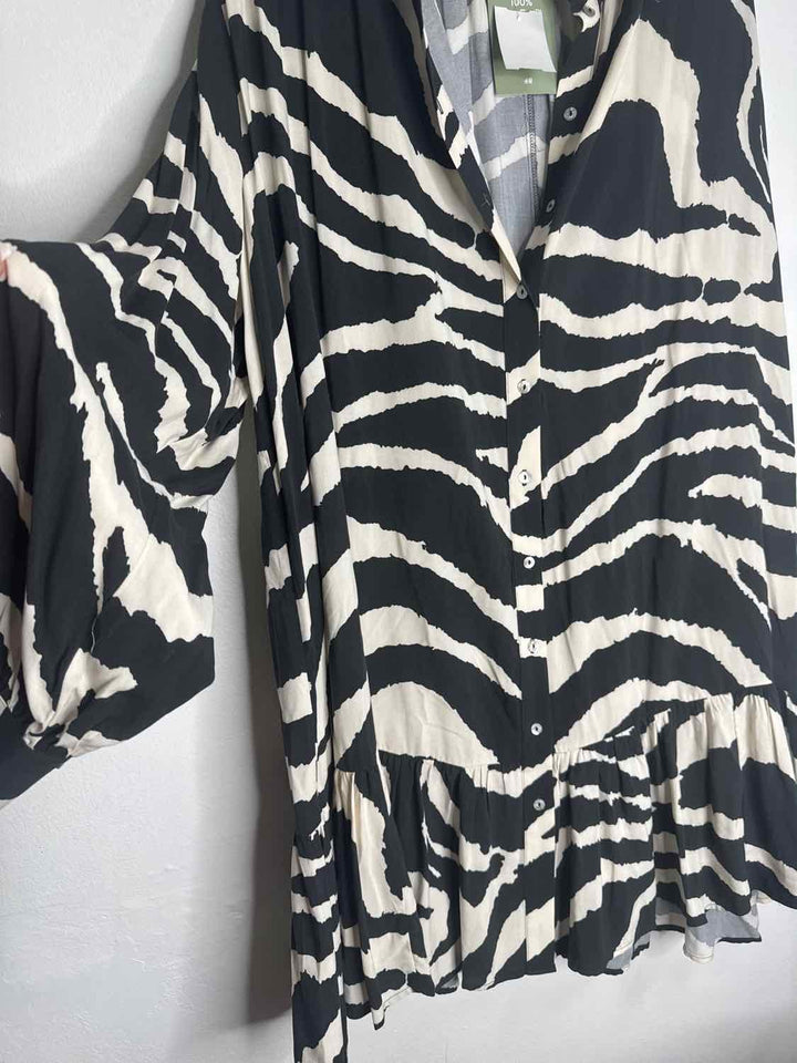 H&M Size L Black NWT White long sleeve dress