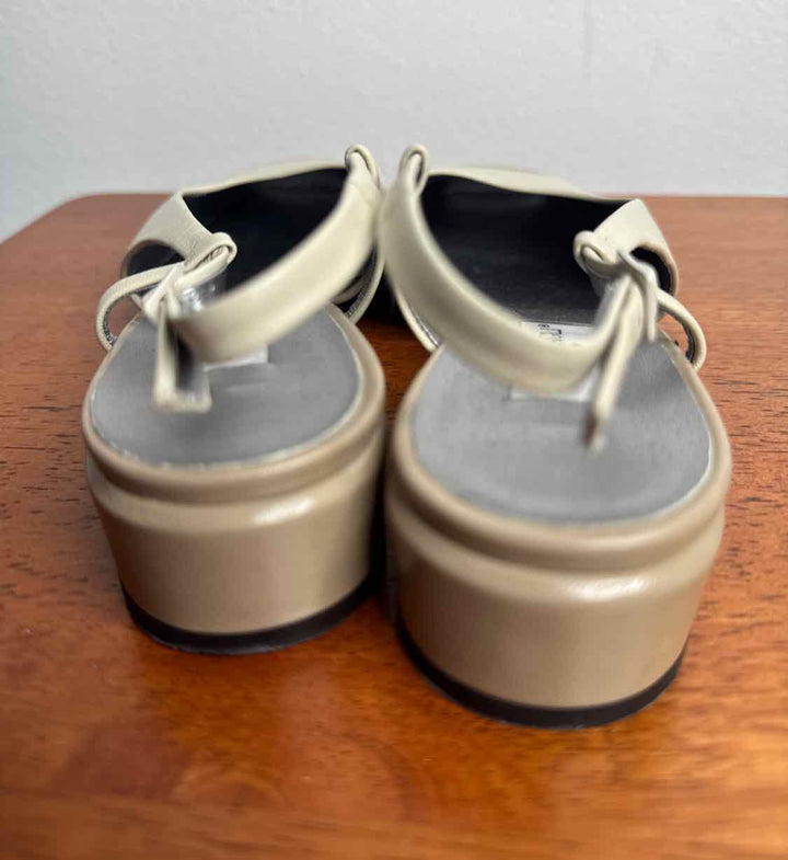 Bruno Magli tan W Shoe Size 6.5 flat shoe