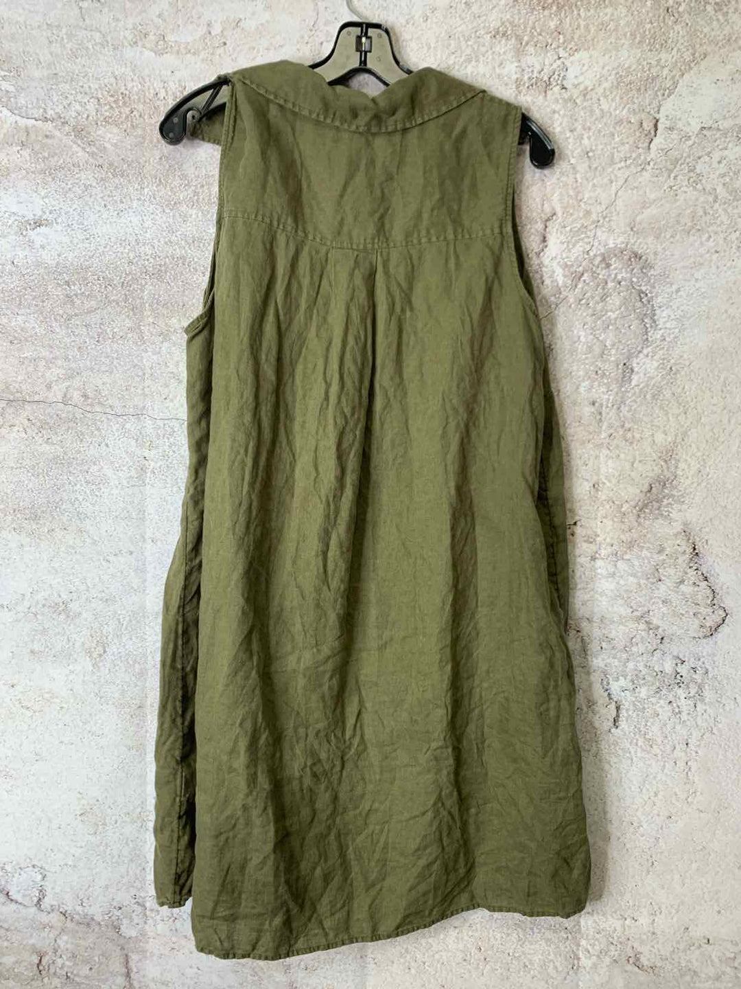 Women Size 1X Tahari Olive sleeveless dress