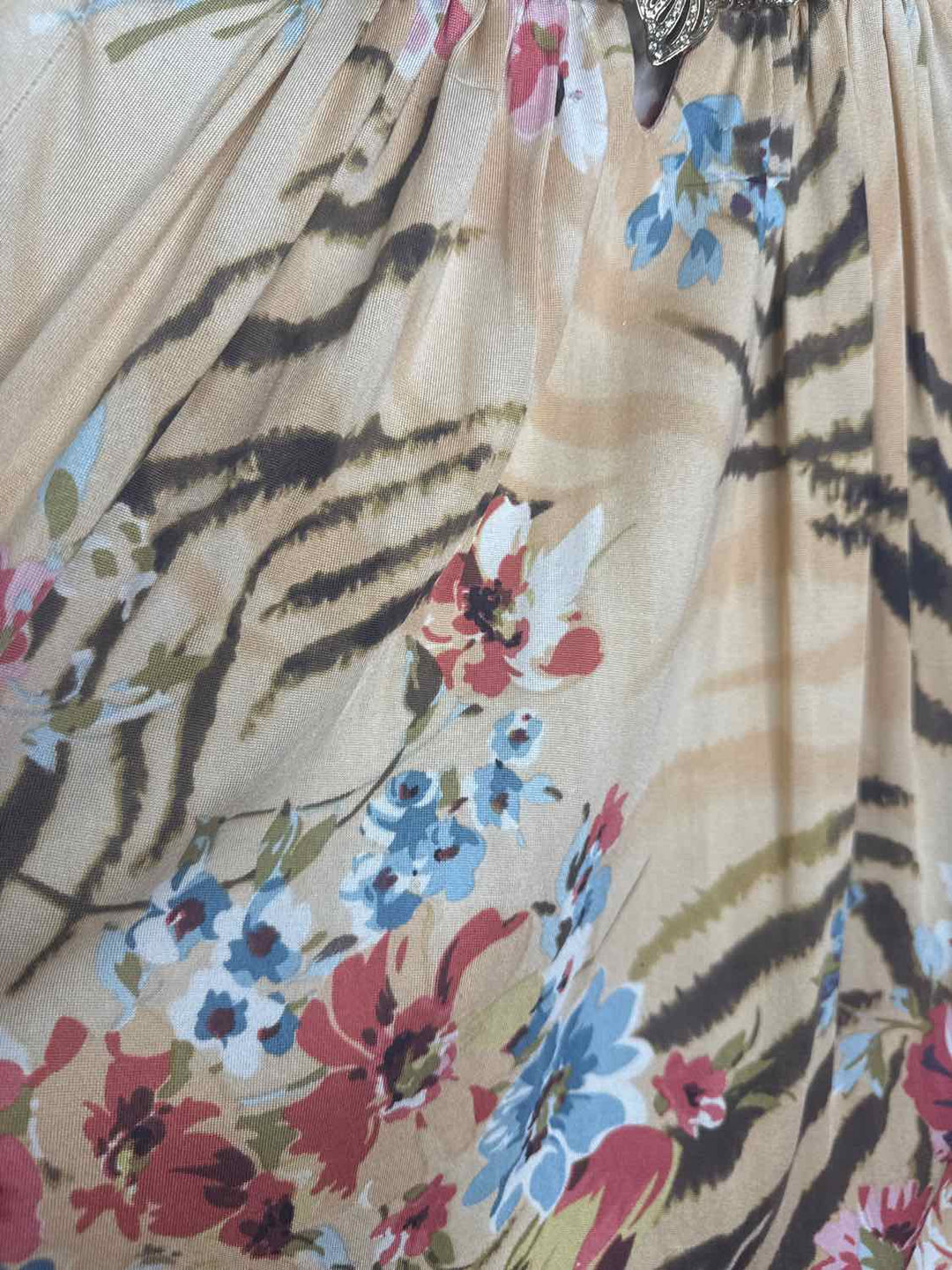 Sky Size L Multi-Color NWT short sleeve