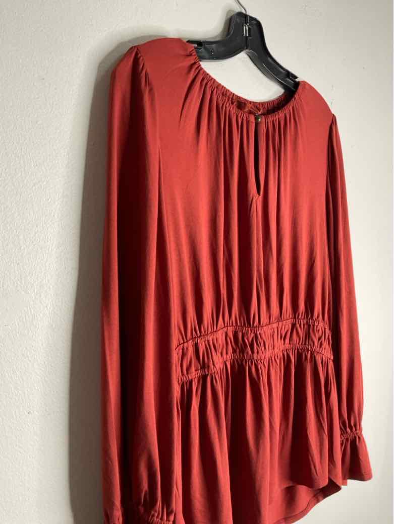 Cupio Size M Rust Keyhole long sleeve top