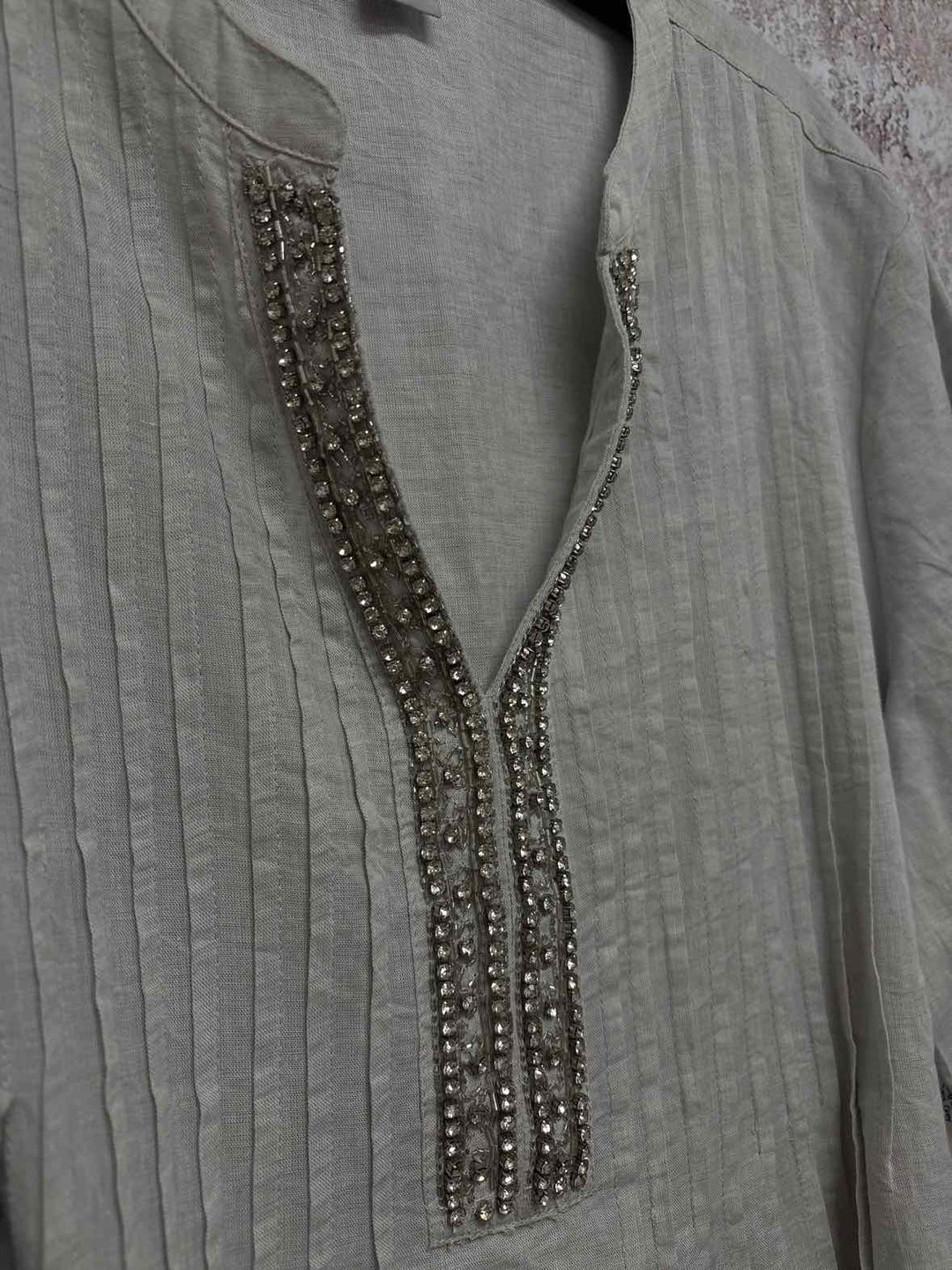 Chicos Women Size 3 Grey long sleeve top