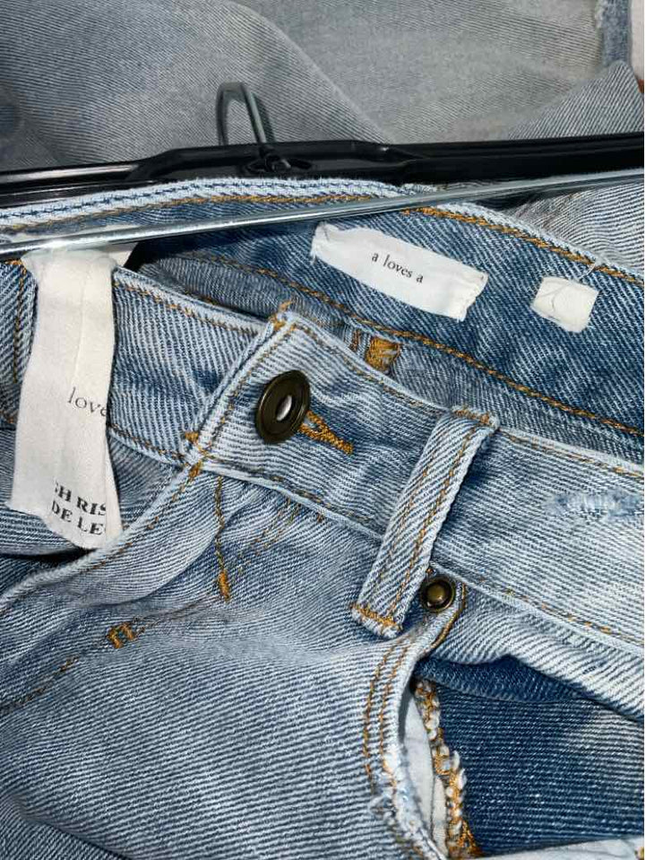 a loves a Size 25 Denim Good Holes Jeans