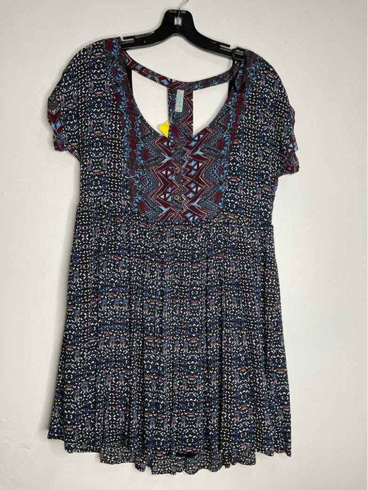 Free People Size XS Navy Burgundy short sleeve