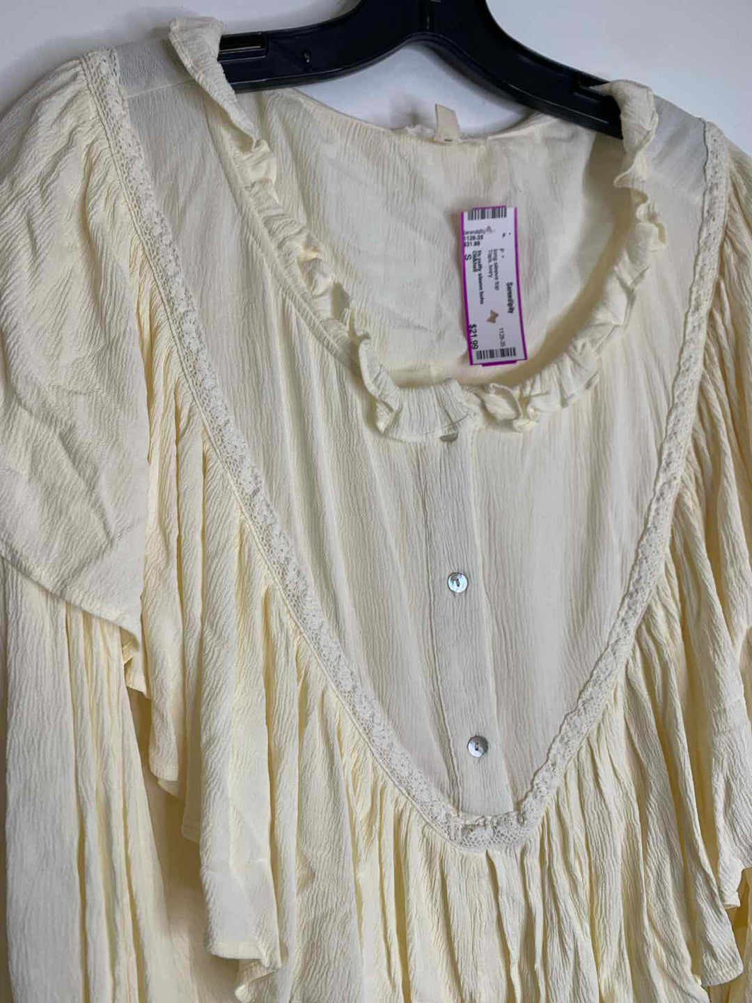 Oli&hali Women Size S Ivory long sleeve top