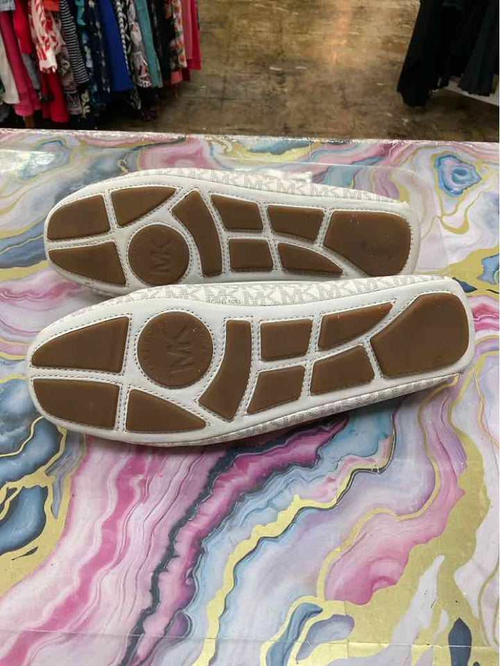 Michael Kors Shoe Size 9.5 Beige flat shoe