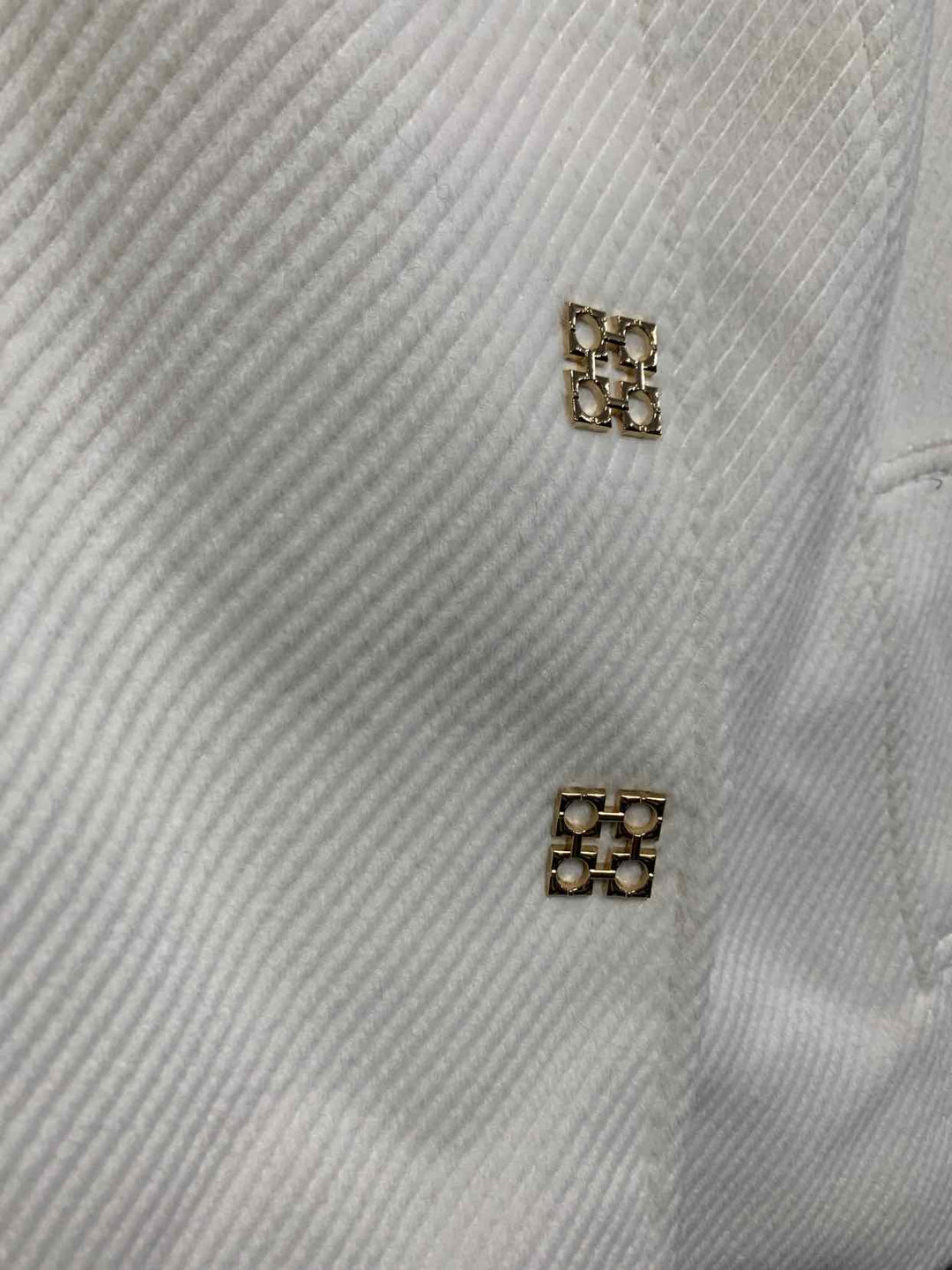 Chicos Size 1 Ivory NWT Gold Hardware jacket