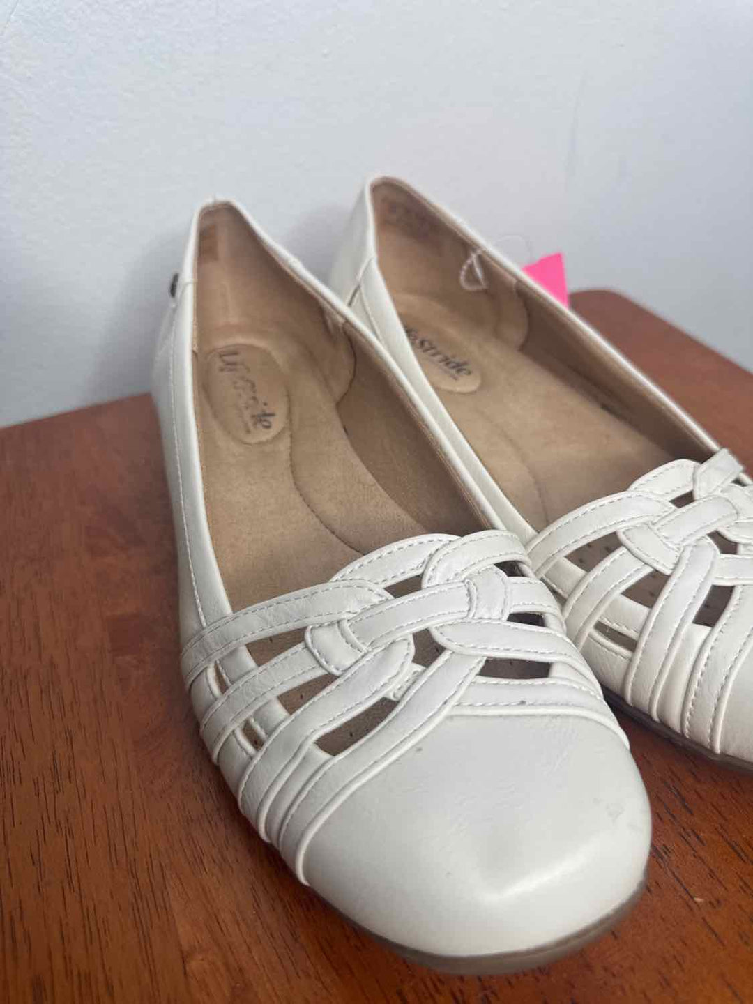 Life Stride Beige W Shoe Size 9 flat shoe