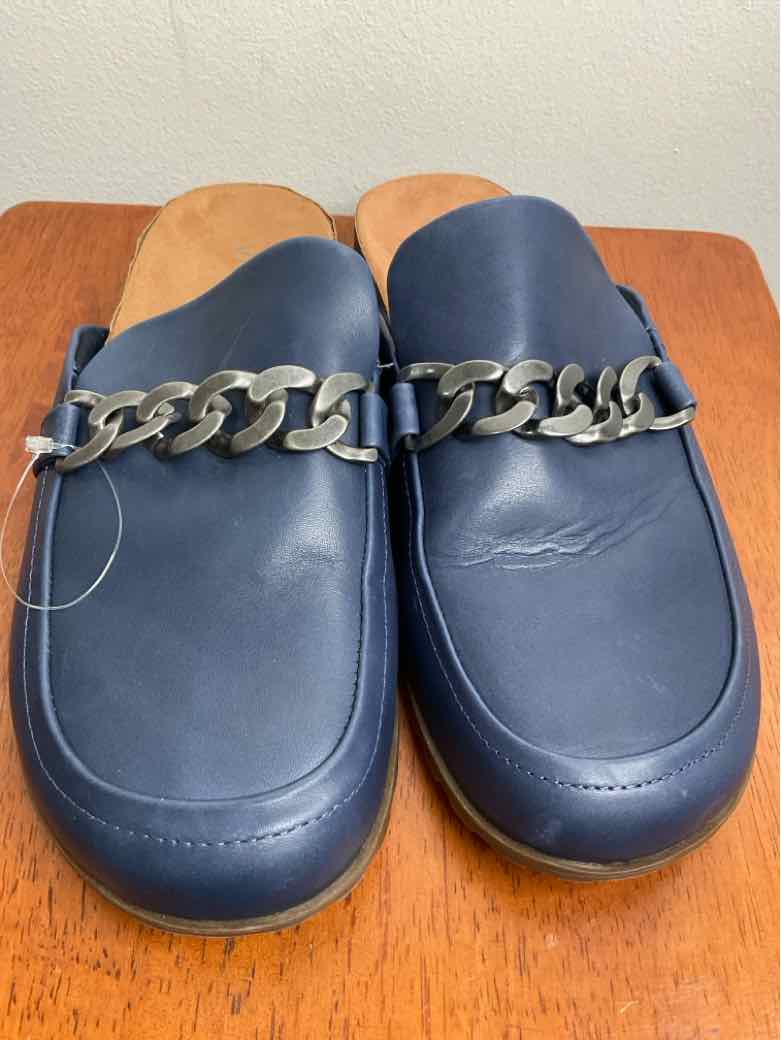 Vionic Shoe Size 11 Blue flat shoe