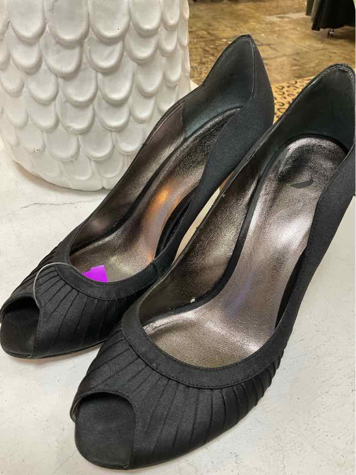 Nina Shoe Size 10 Black high heel