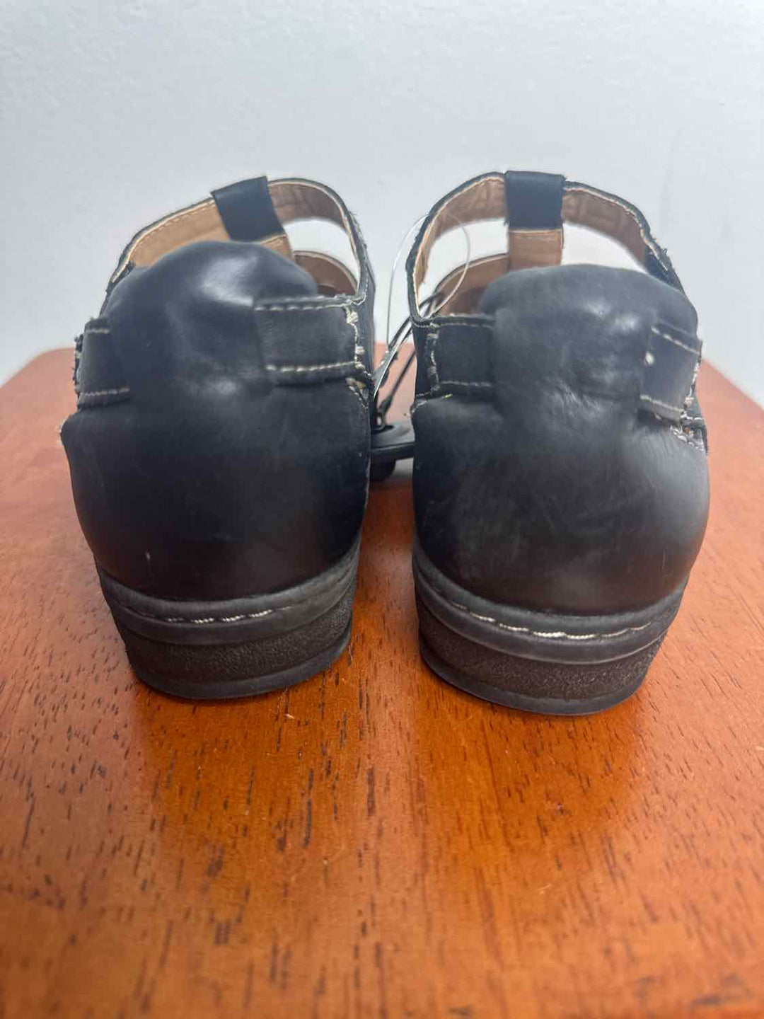 Naturalizer Shoe Size 8.5 Black flat shoe