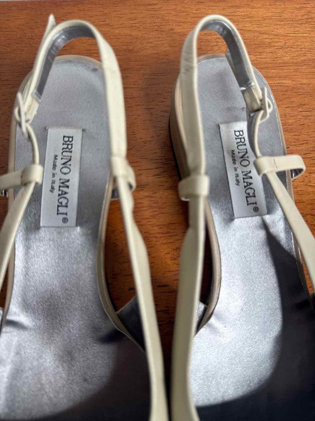 Bruno Magli tan W Shoe Size 6.5 flat shoe