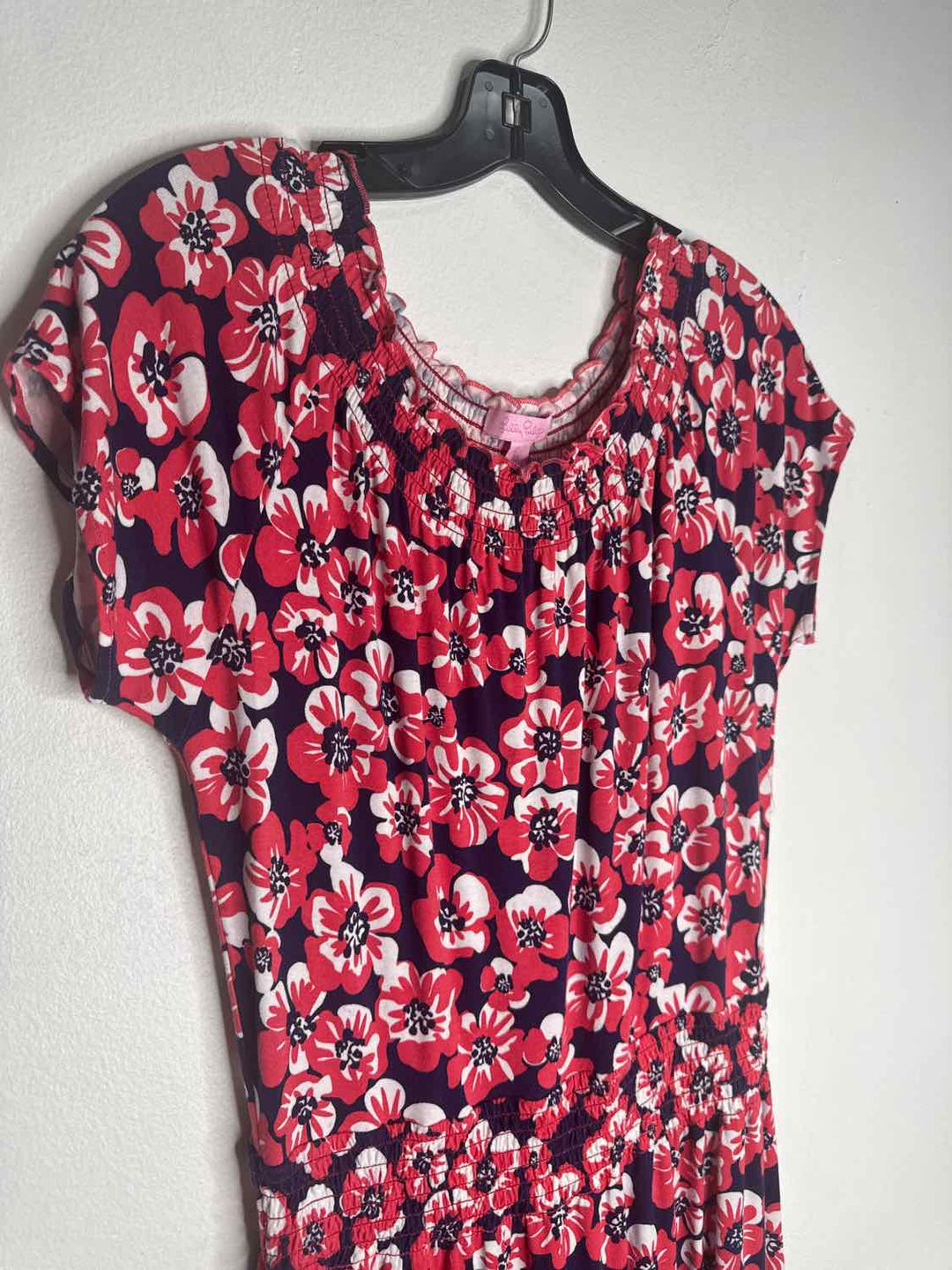Lilly Pulitzer Size M Pink Floral short sleeve