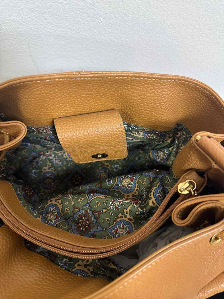 Maxx New York Camel shoulder bag