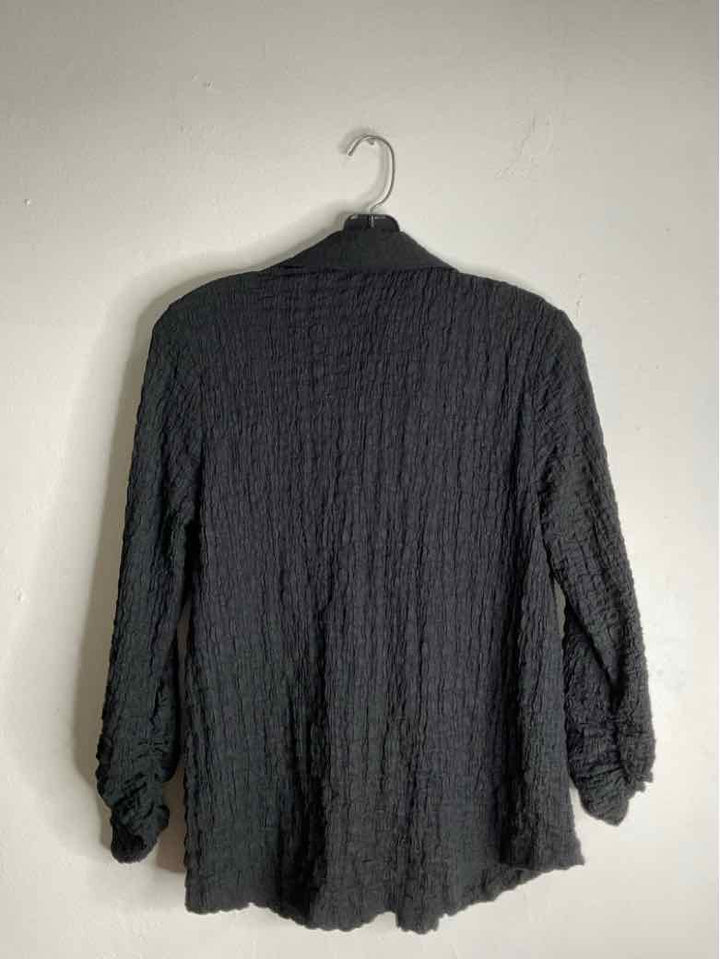 Cable & Gauge Size PS Black Button Down Crinkle Like Fabric long sleeve top
