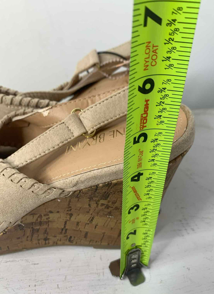 Lane Bryant Beige W Shoe Size 11 wedge