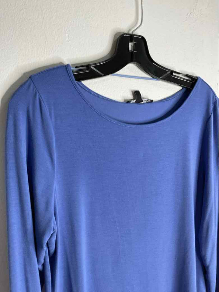 Cable & Gauge Size M Blue Scoop Neck long sleeve top