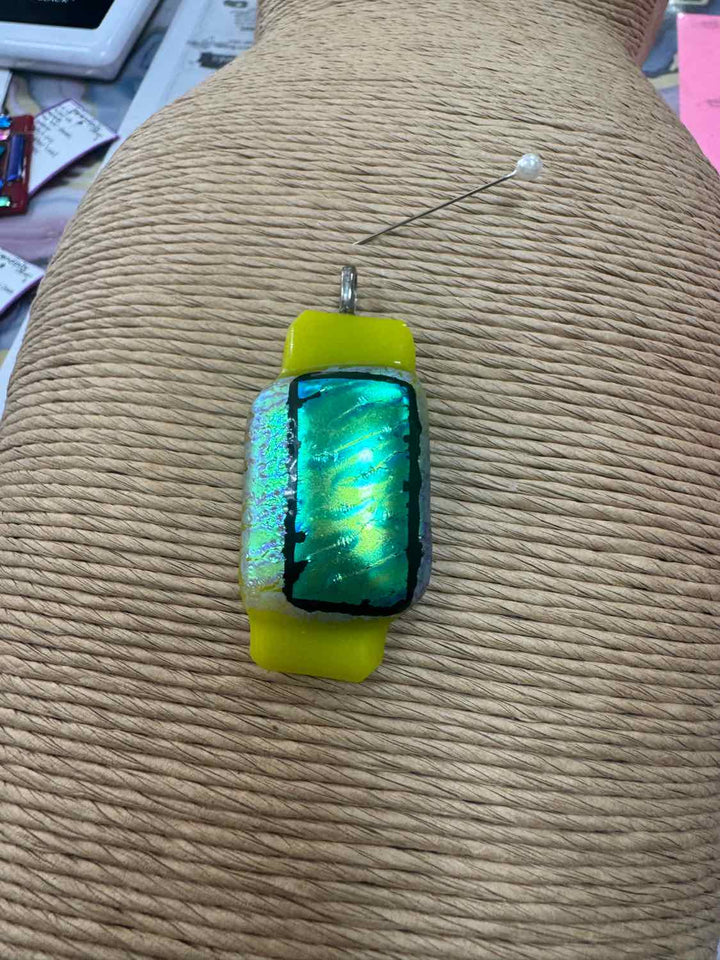 SwirlyQs Size M/L Neon lime green NWT Pendant only