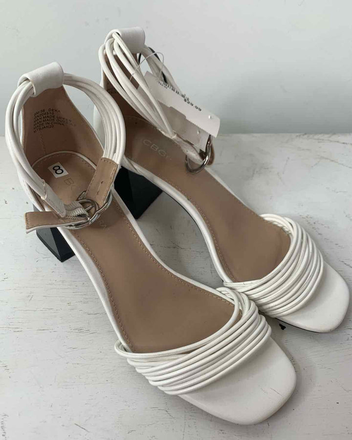 BCBG White W Shoe Size 6 medium sandal