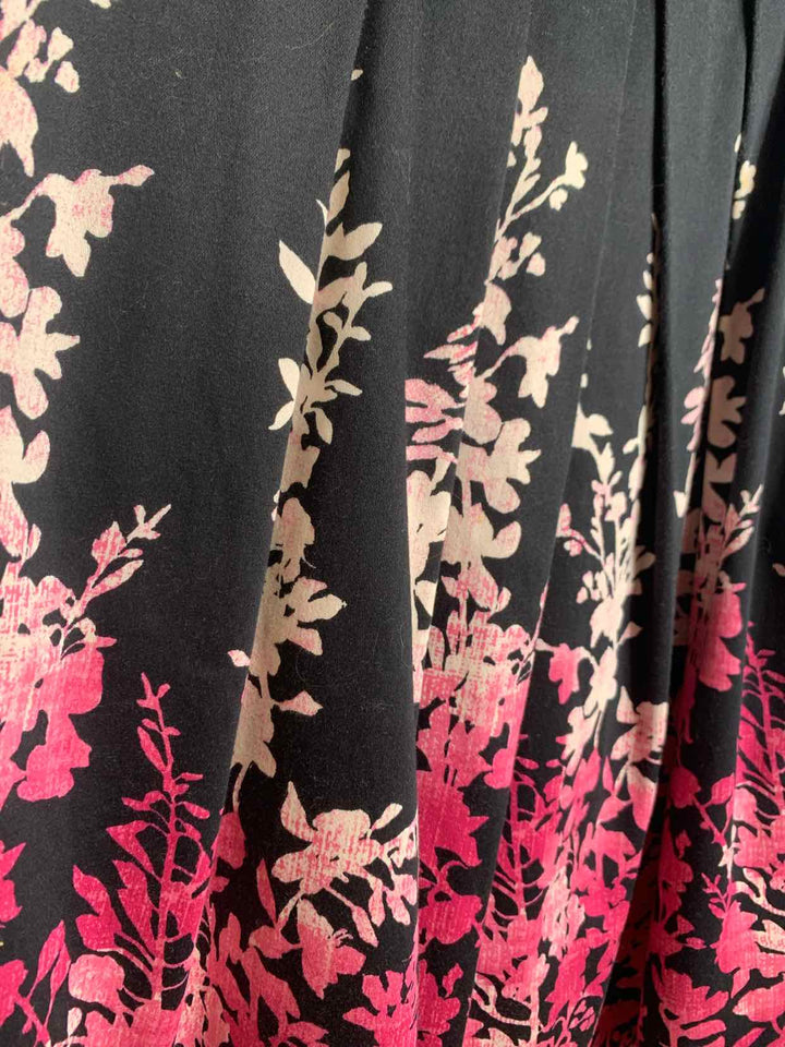 White Black Market Size 4 Pink sleeveless dress