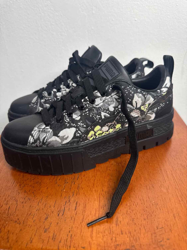 Puma Shoe Size 8 Black athletic sneaker