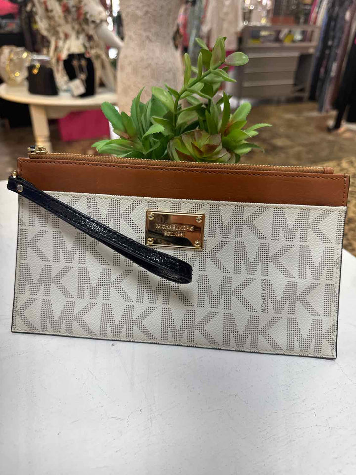 Michael Kors Beige wristlet