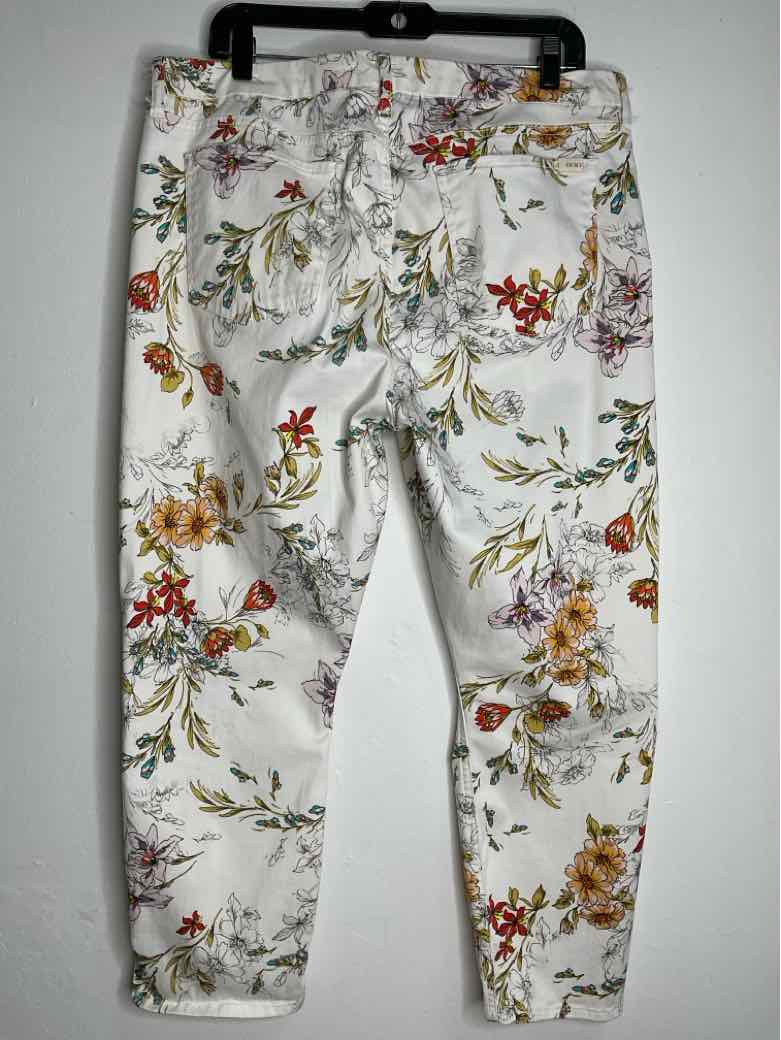 Jenn 7 Size 16 White casual