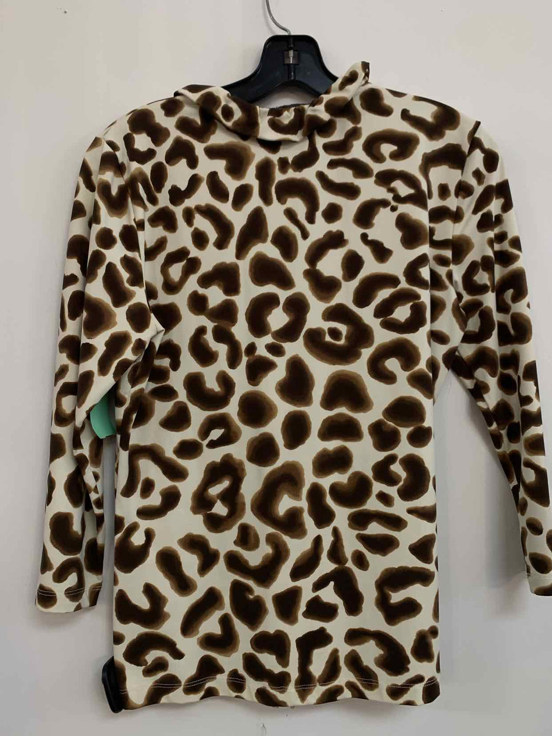 J McLaughlin Women Size M Animal Print long sleeve top