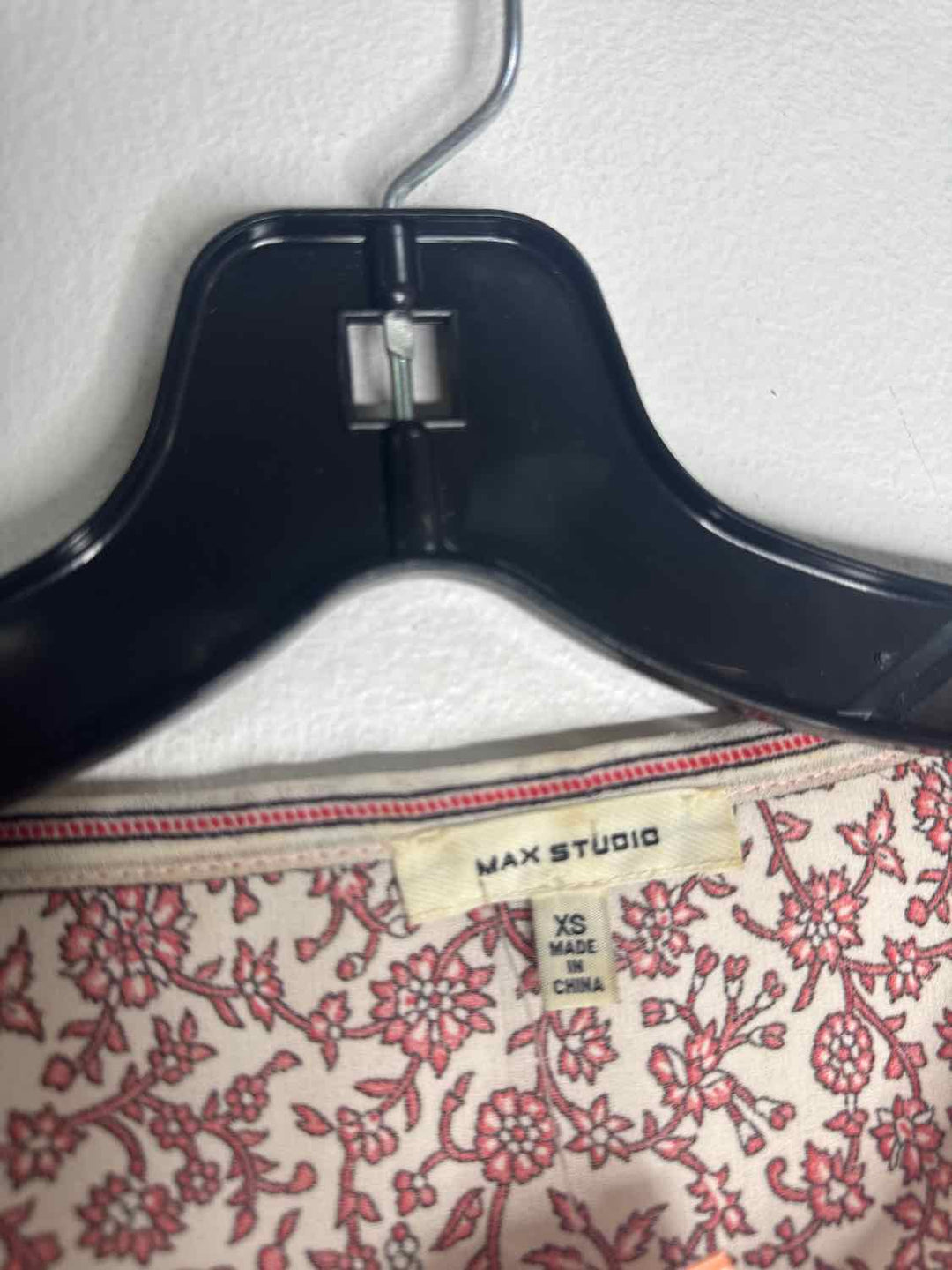 Max Studio Size XS Floral Button Down long sleeve top
