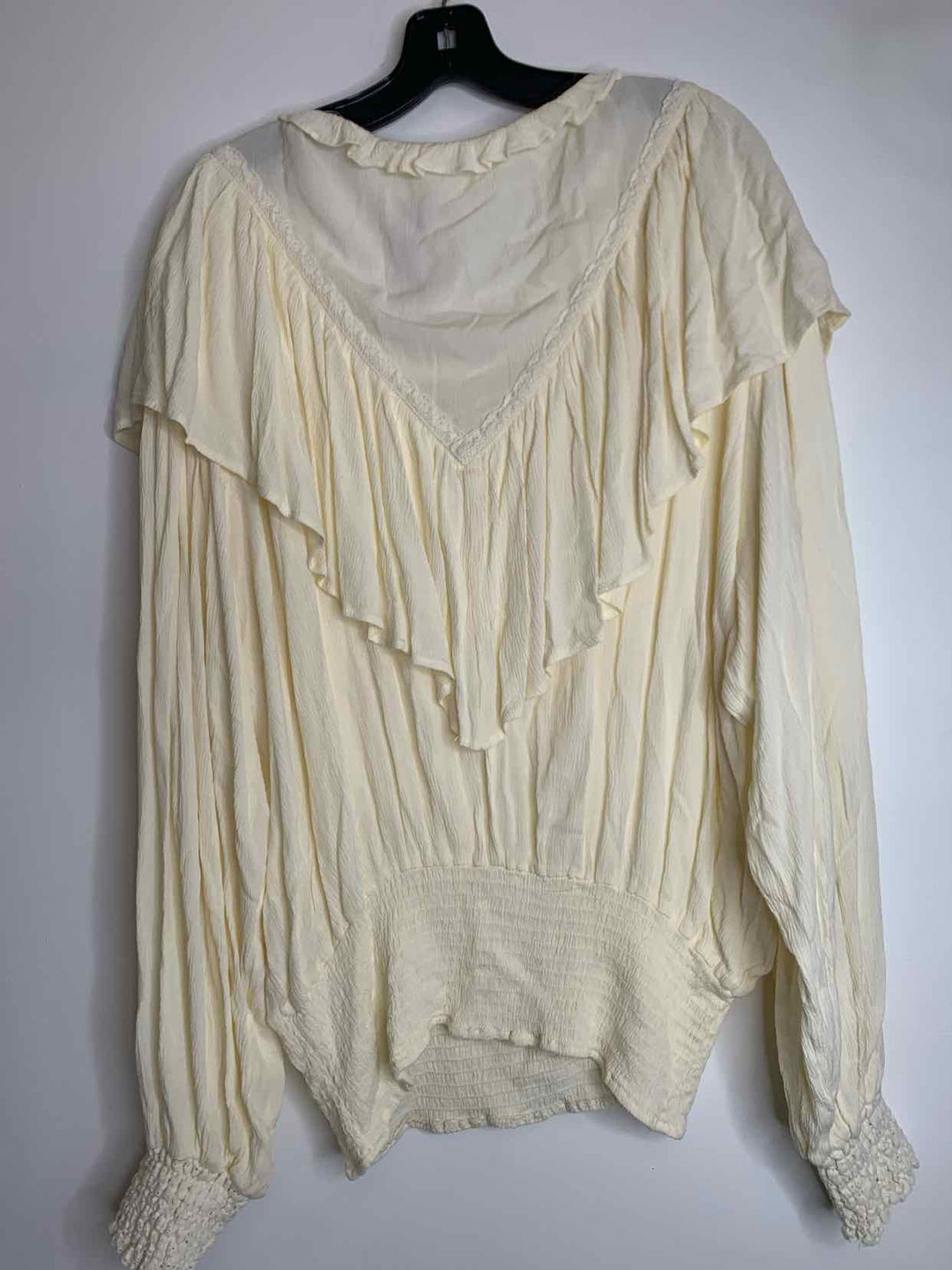 Oli&hali Women Size S Ivory long sleeve top