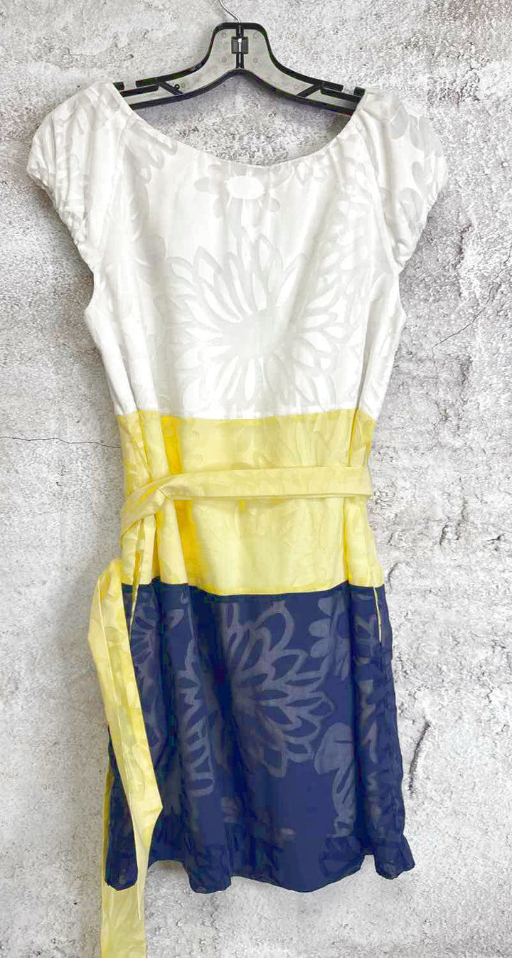 Lilly Pulitzer Size S White Yellow short sleeve