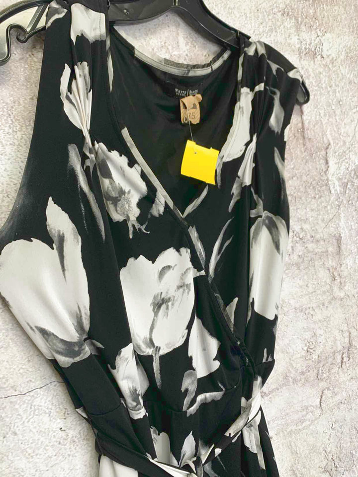 White Black Market Size 4 Black sleeveless dress