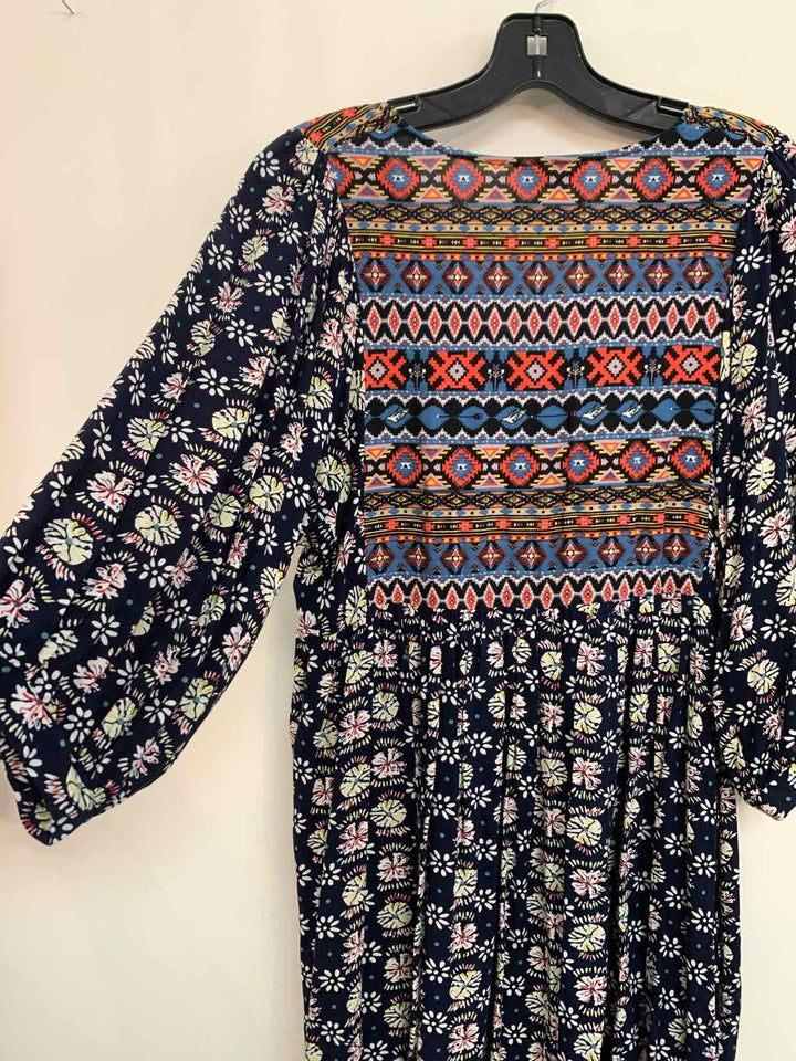 Umgee Size M Navy Aztec long sleeve top