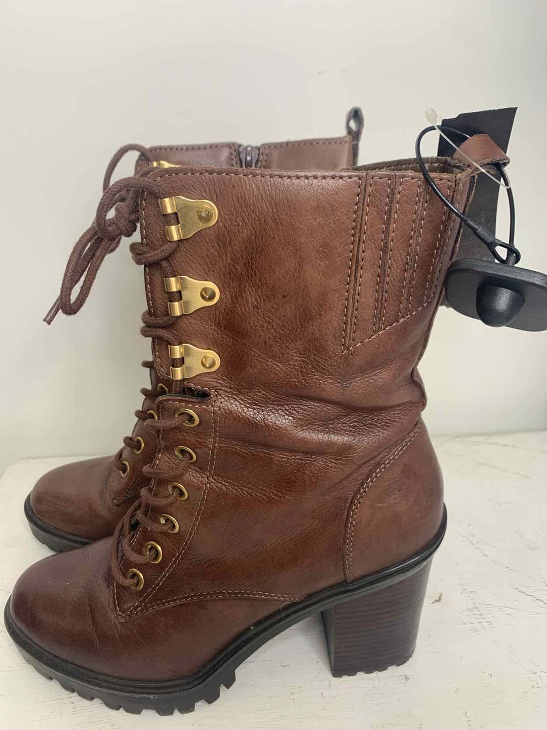 Guess Brown W Shoe Size 10 boots high