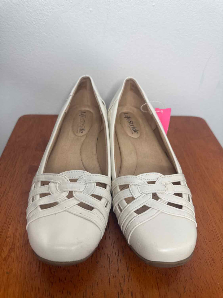 Life Stride Beige W Shoe Size 9 flat shoe