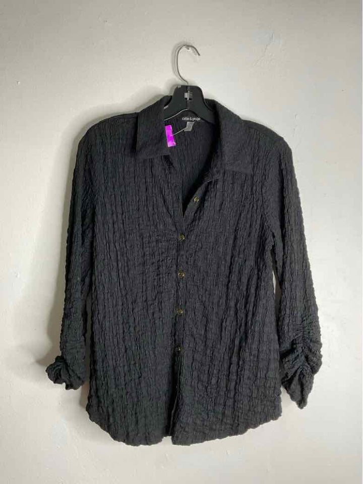 Cable & Gauge Size PS Black Button Down Crinkle Like Fabric long sleeve top