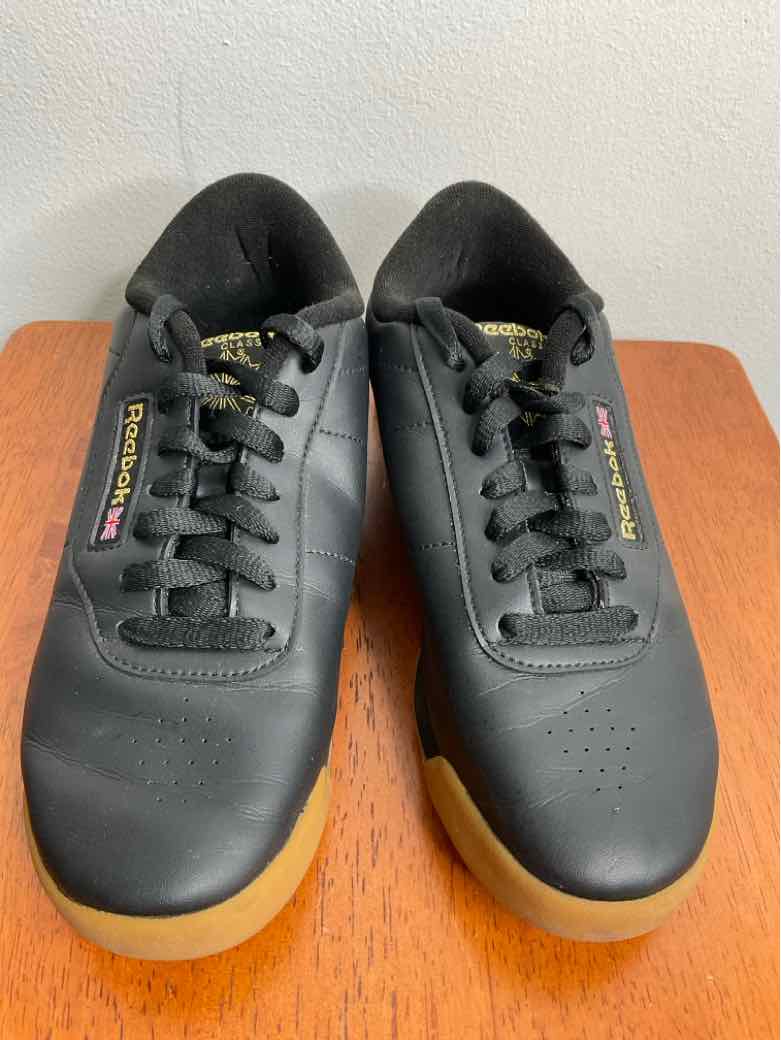 Reebok Shoe Size 8 Black athletic sneaker