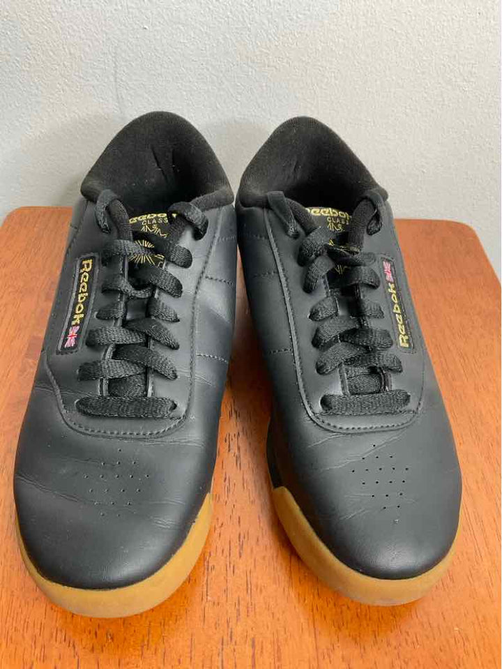 Reebok Shoe Size 8 Black athletic sneaker