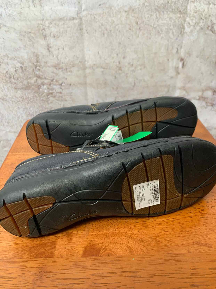 Clarks Navy W Shoe Size 6 flat shoe