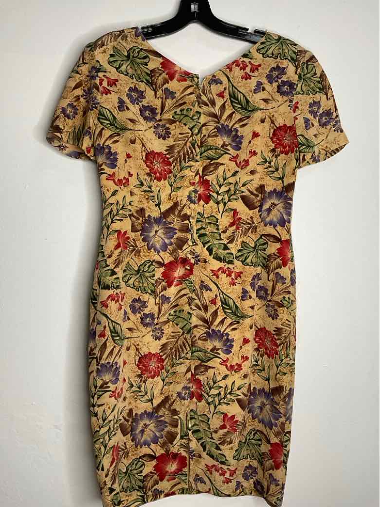 Maggie London Size 6 Multi-Color short sleeve