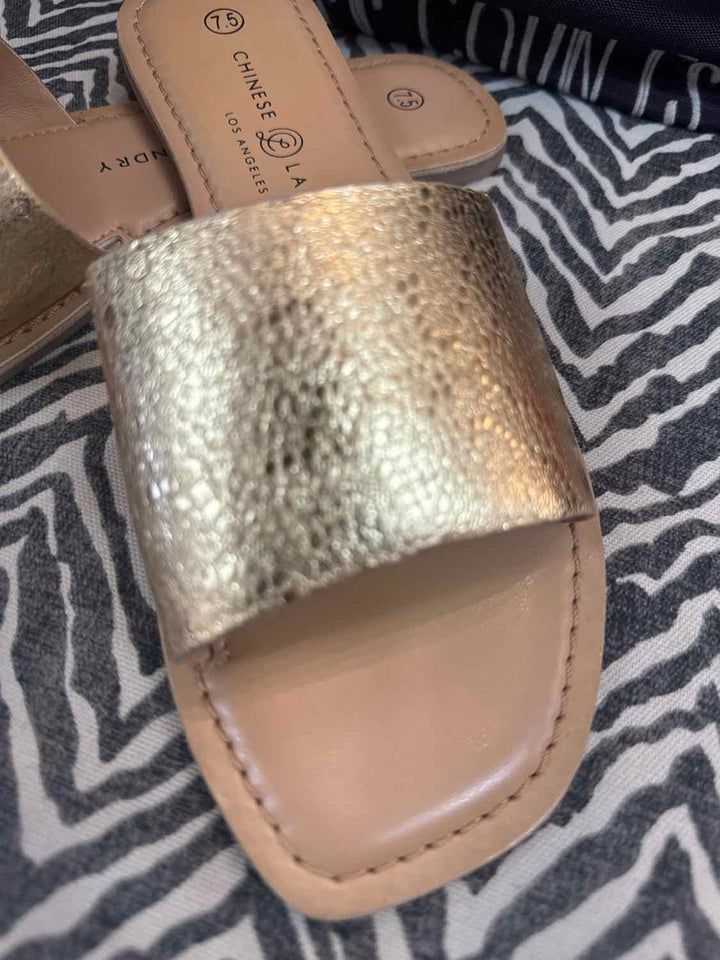 Chinese Laundry gold W Shoe Size 7.5 flat sandal