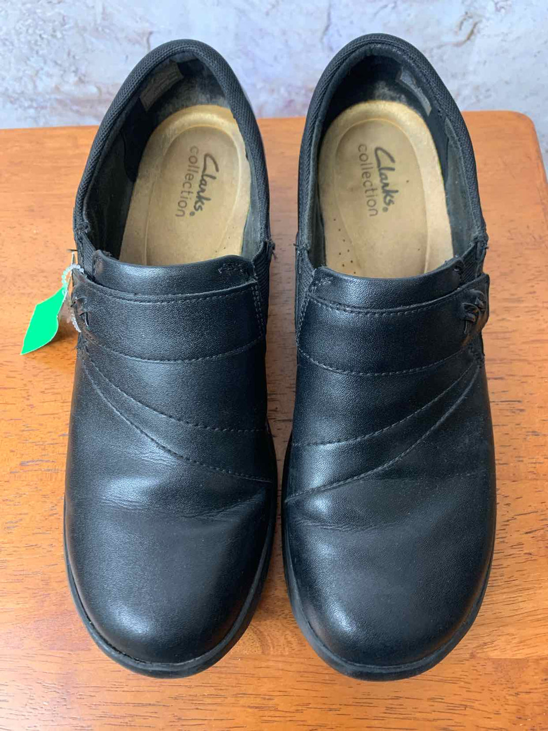 Clarks Black W Shoe Size 9.5 flat shoe
